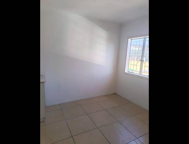 2 BEDROOM PROPERTY TO RENT IN NEWLANDS WEST